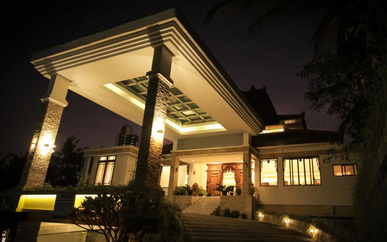 นดาเลม นูริยัต Hotel สเลมาน ภายนอก รูปภาพ